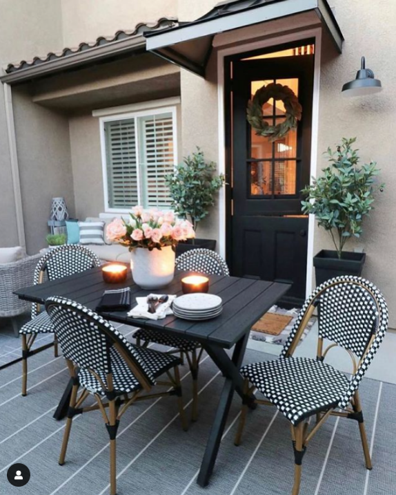 6 Ways to Decorate Your Patio Doors for Spring