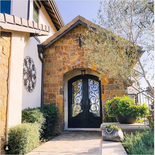 Match Your Lakeway Home’s Entry Doors to Its Exterior