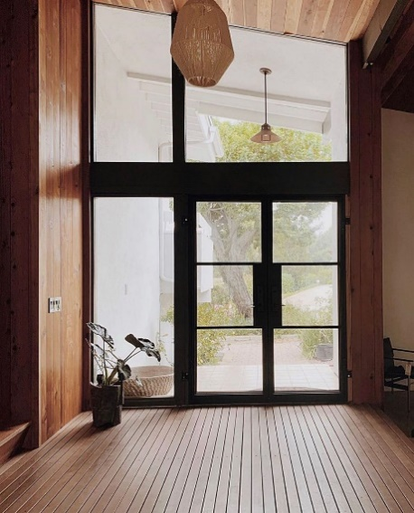 How to Create an Authentic Cottage Style Bedroom with Modern Iron Doors in Mississippi?