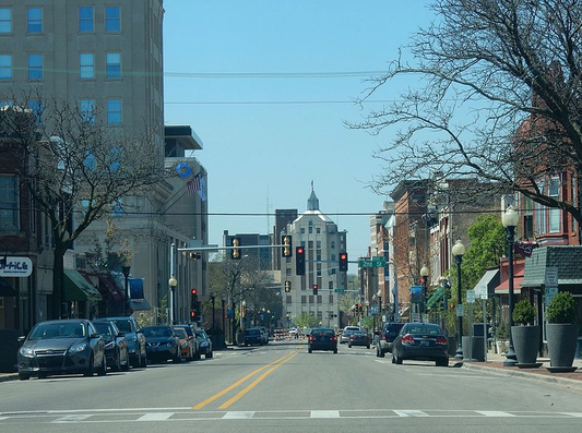 A wide street view of downtown Rockford, Illinois