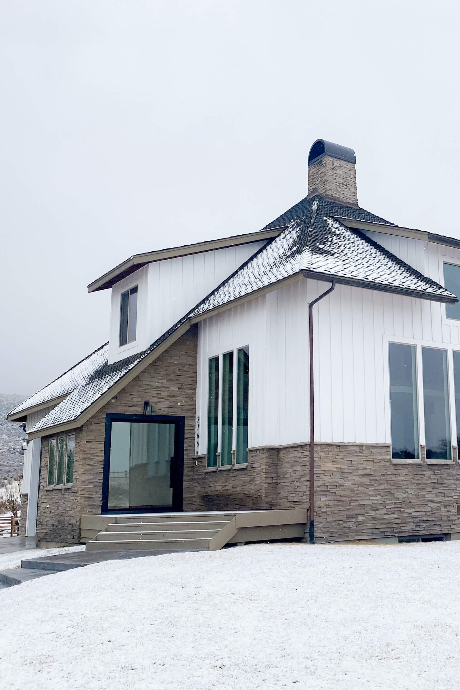 Your Pivot Door Options: Choosing the Right Pivot Door