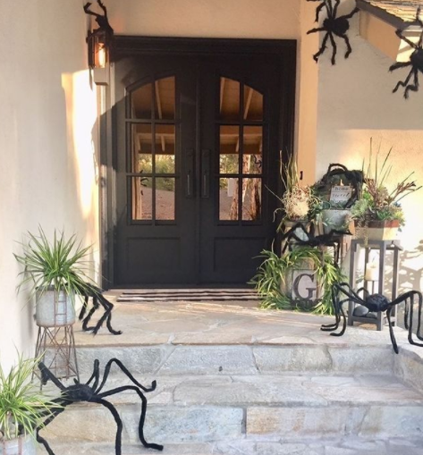 3 Ways To Make Your Outdoor Entryway More Appealing