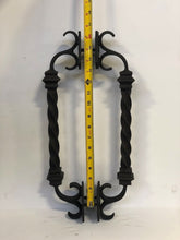 Load image into Gallery viewer, PINKYS River double pull grip iron door handle